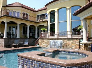 18435 Peninsula Club Dr, Cornelius, NC 28031