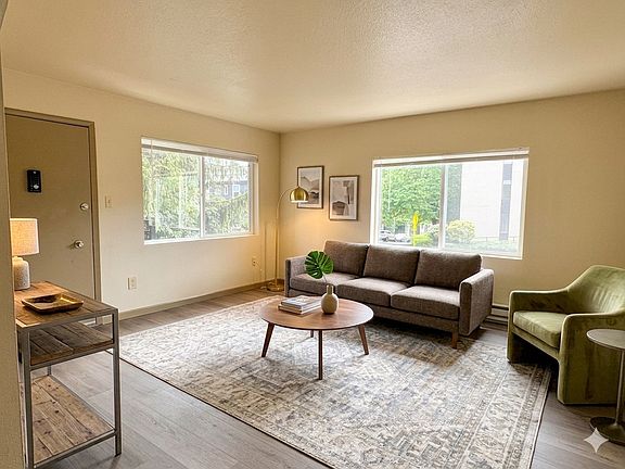 2nd image of 5502 15th Ave NE APT 4
