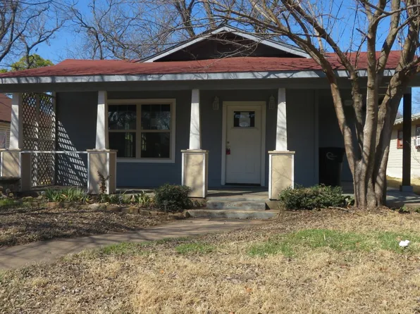 107 Scurlock Ave, Cleburne, TX 76031