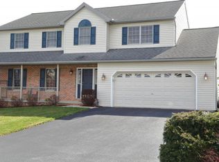 106 Stone Hedge Ct, Lebanon, PA 17042