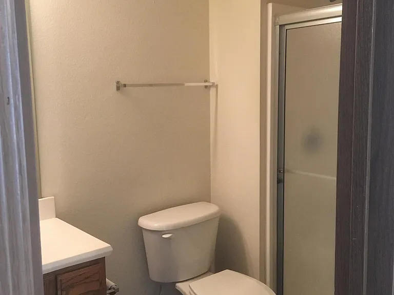 904 Trenton Dr — Photo 6