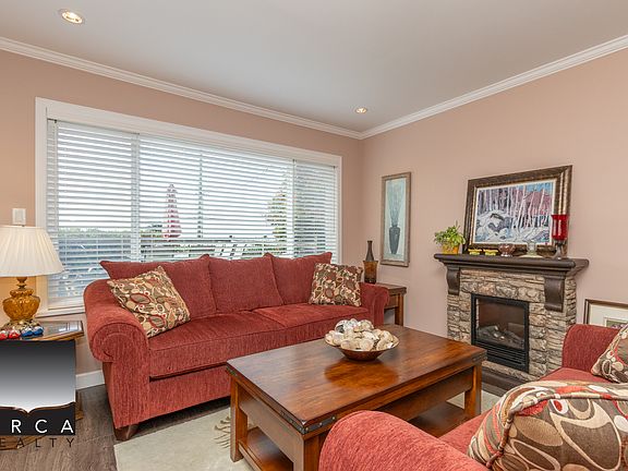 2nd image of 1805 Rosebery Ave