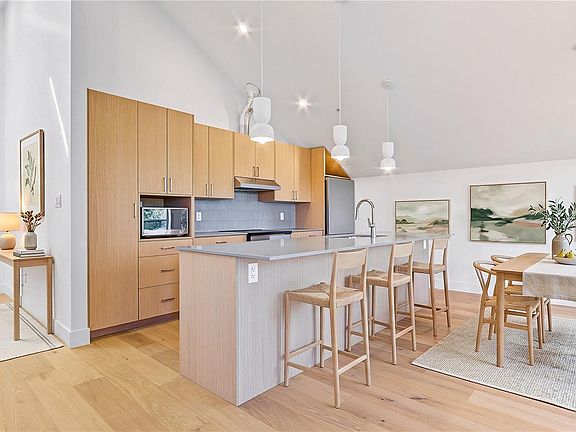5th image of 1721 Adanac St #2