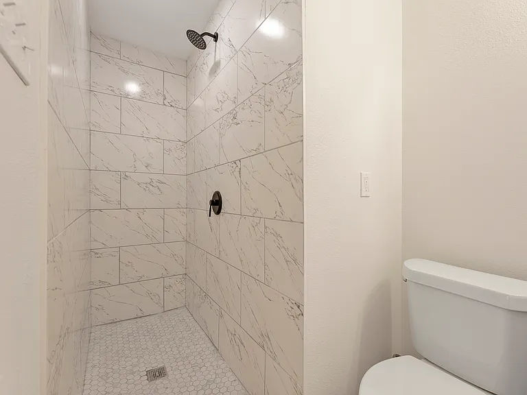 7508 Deaver Dr — Photo 8