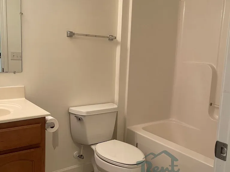 25 Meredith Dr #25 — Photo 4