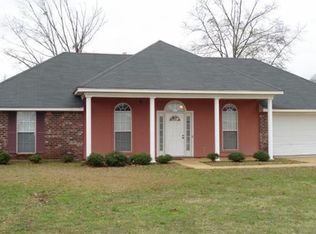 610 Ridge Pl, Byram, MS 39272