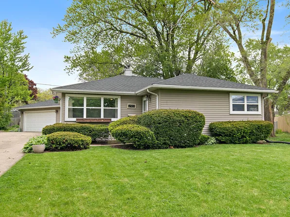 2901 Stork Ct, Rolling Meadows, IL 60008
