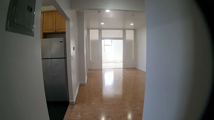 Rented by Sprint Realty | media 16