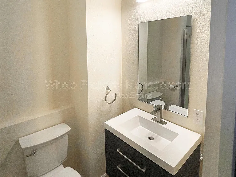 1733 W 39th Ave — Photo 20