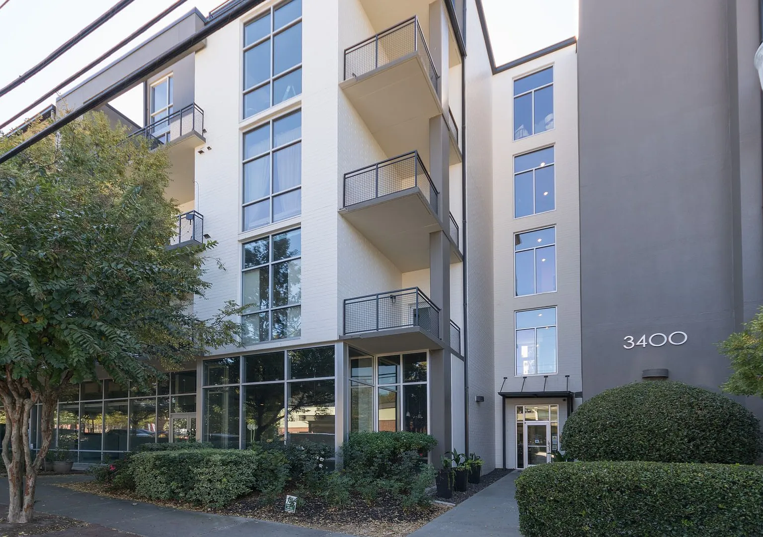 2BR/2BA modern Chamblee condo. — Photo 1