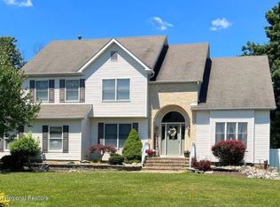 1 Rachael Ln, Monroe Township, NJ 08831