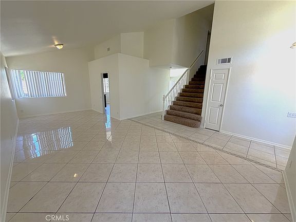 4th image of 39858 Amberley Cir