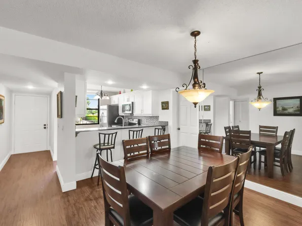 3716 Whitehall Drive #202, West Palm Beach, FL 33401