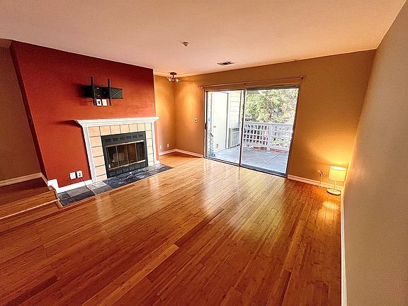 5th image of 2625 Oak Rd APT C