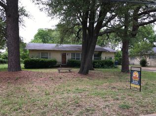 1801 Bluebonnet Ave, Denison, TX 75020