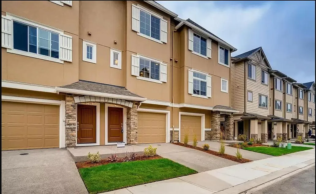 2 bed, 2.5 bath, 1200 sqft, $2,400 — Photo 1