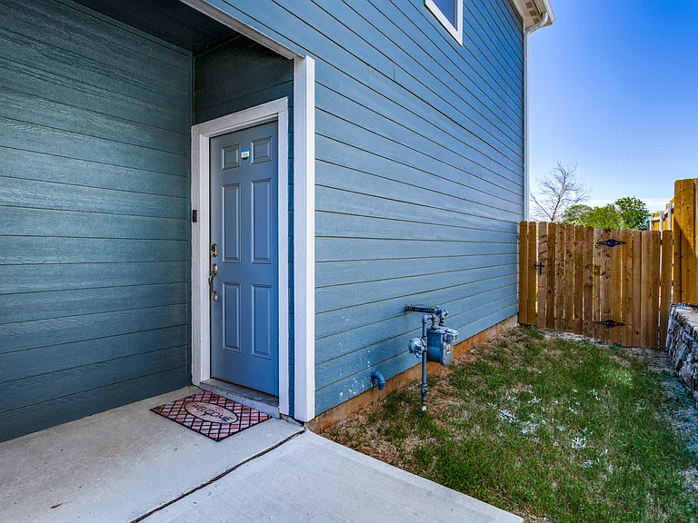 316 Stone Ct — Photo 3