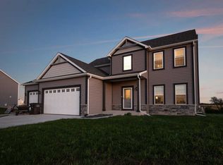 824 Andover Dr, Eagle, WI 53119