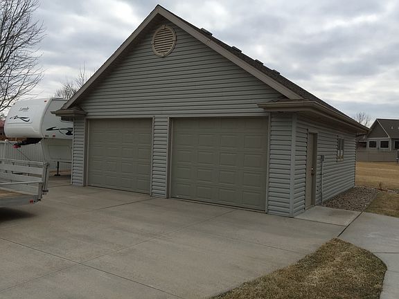 Detached Garage
