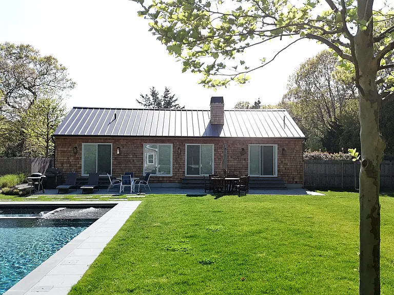 147 Pembroke Dr — Photo 6