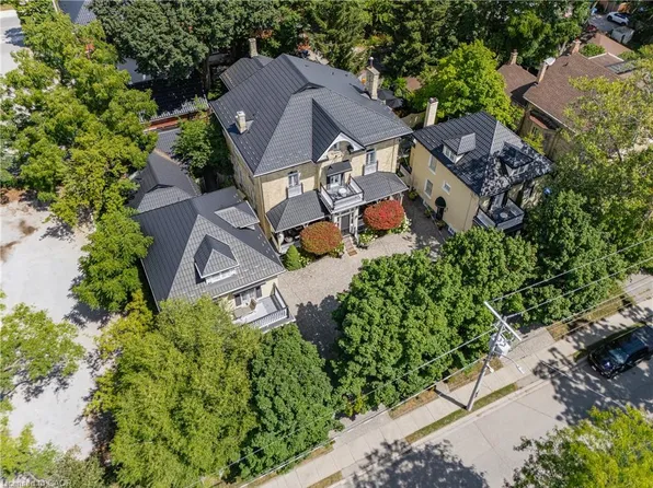 100 Brunswick St, Stratford, ON N5A 3M1
