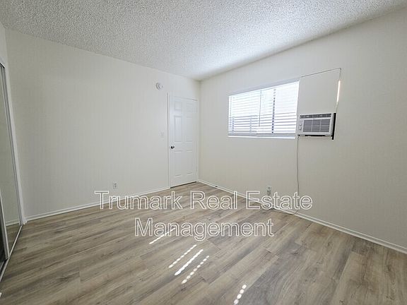 4th image of 210 W Tujunga Ave APT 14