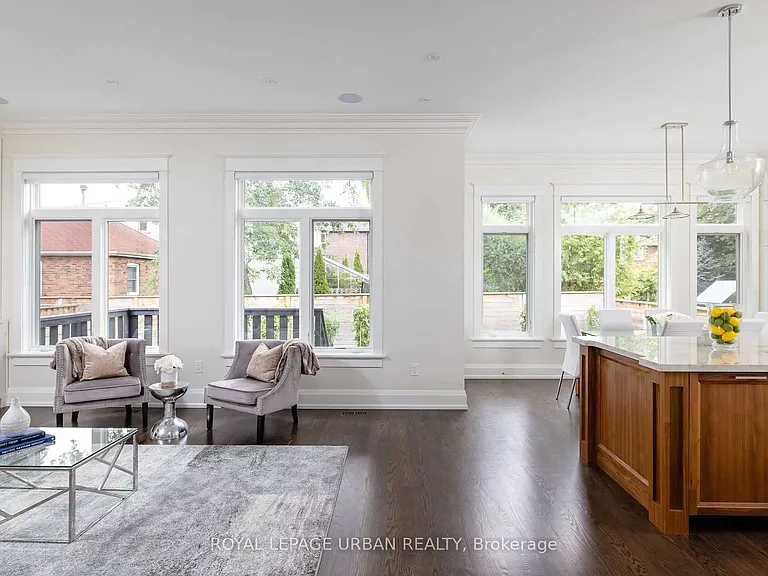 70 Parkview Hill Cres — Photo 12