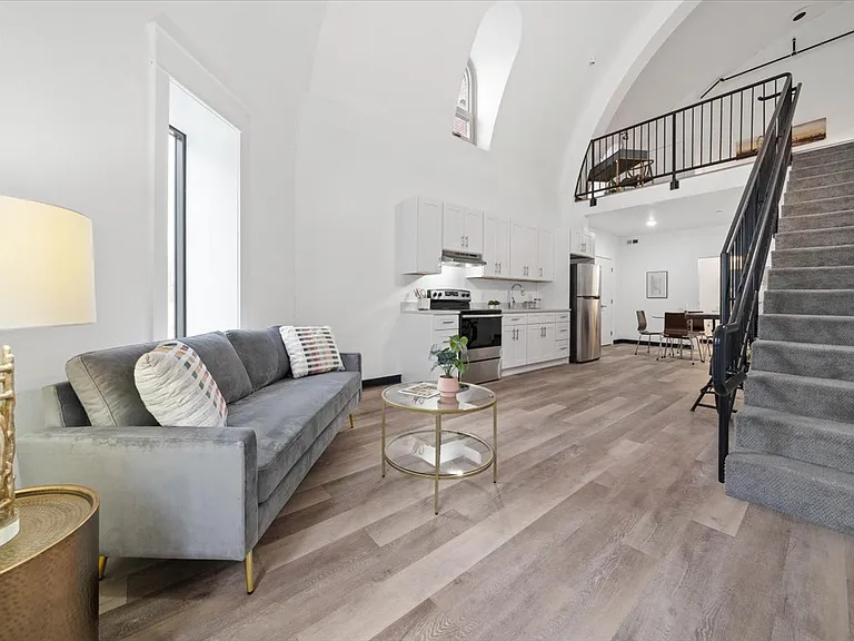401 Olo Street - Former Church Parish Converted In Luxury Apartments! — Photo 24