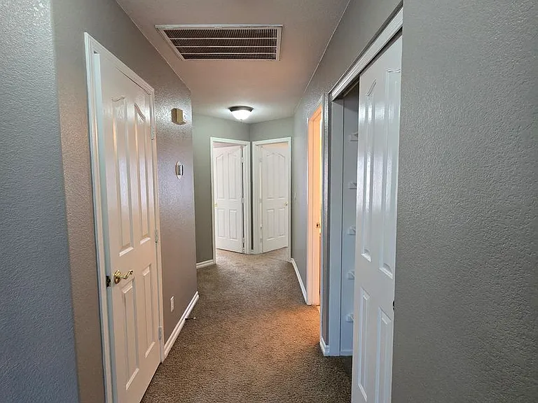 8244 W Gilmore Ave — Photo 37