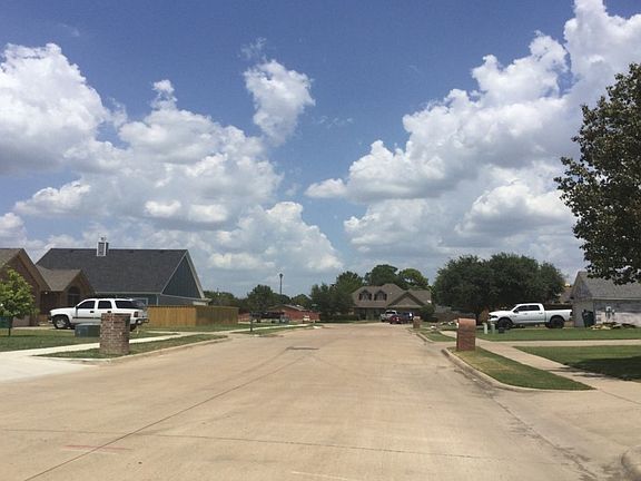 5th image of 1400 Cedar Knoll Dr