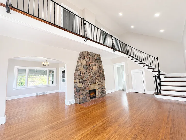 901 Woodsdale Ave — Photo 5