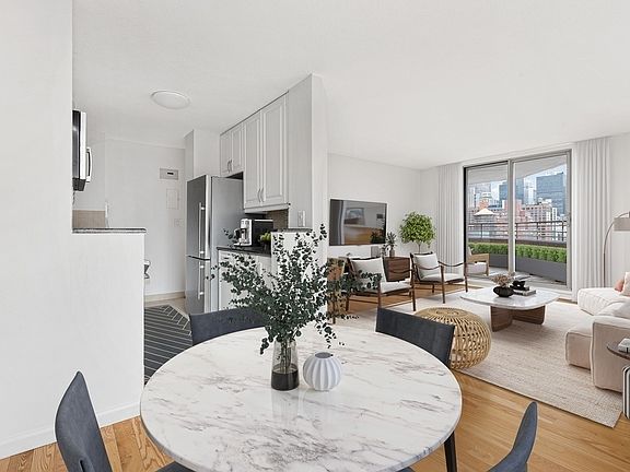 4th image of 470 2nd Ave #13E