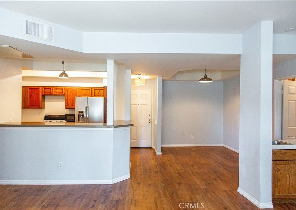 1st image of 5420 Sylmar Ave APT 105