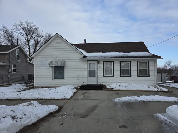 119 Ash St, Moville, IA 51039
