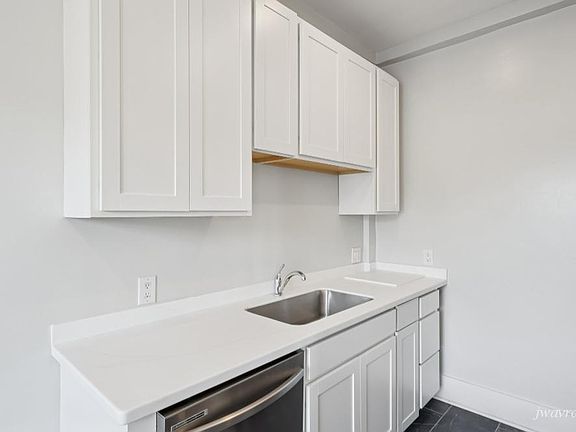 2nd image of 312 Fillmore St APT 23