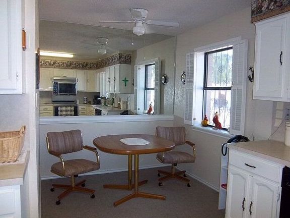 5th image of 701 W Kerria Ave