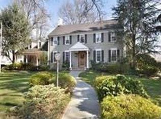 1100 Wychwood Rd, Westfield, NJ 07090