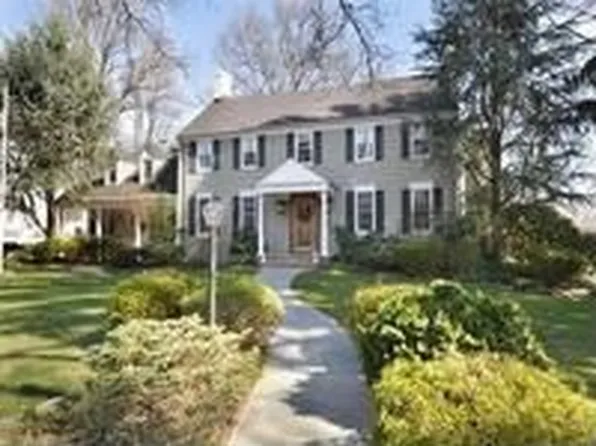 1100 Wychwood Rd, Westfield, NJ 07090
