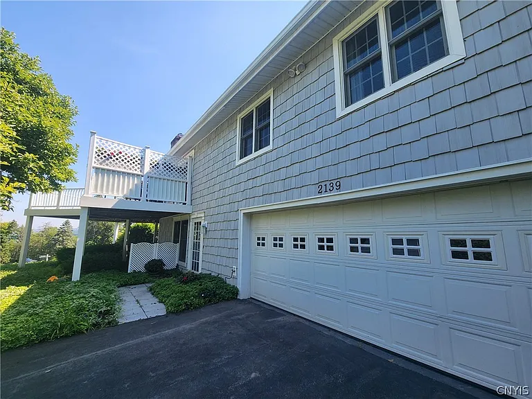 2139 Terrace Ln S — Photo 6
