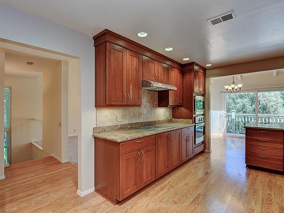 3rd image of 14692 Sycamore Grv