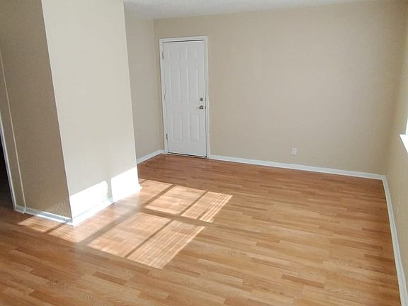 2nd image of 1823 W 6th St