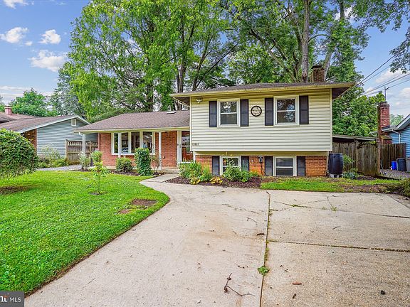 3rd image of 13537 Vandalia Dr