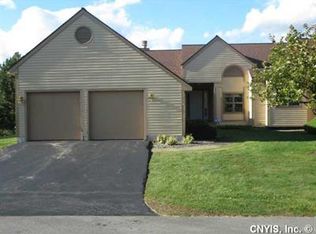 305 White Heron Cir, Fayetteville, NY 13066