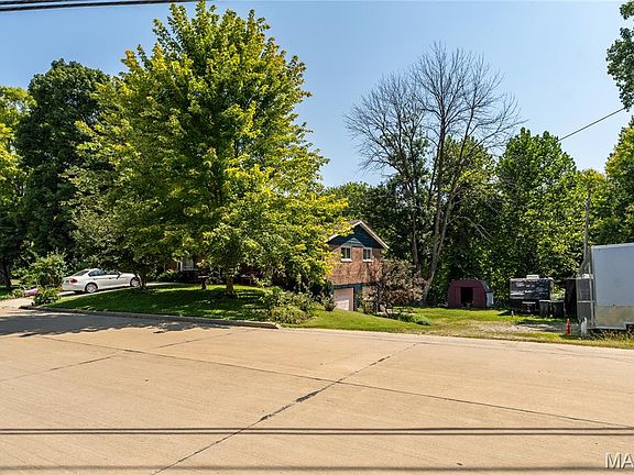 5th image of 334 Pleasant Ridge Rd