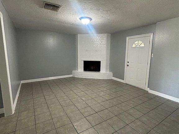 4th image of 1135 Greencroft St