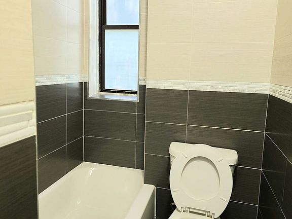 2nd image of 2835 Barker Ave #J53