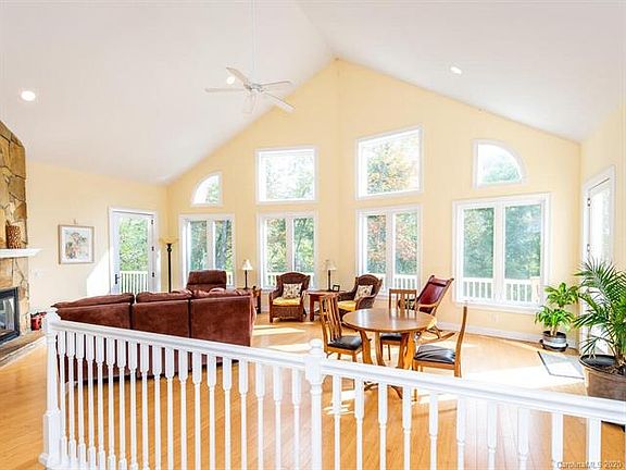 4th image of 86 Tuckaway Ridge Dr