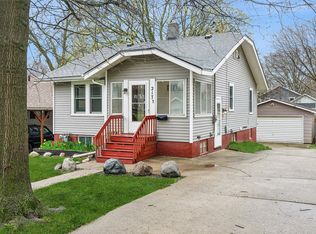 217 W 10th St S, Newton, IA 50208