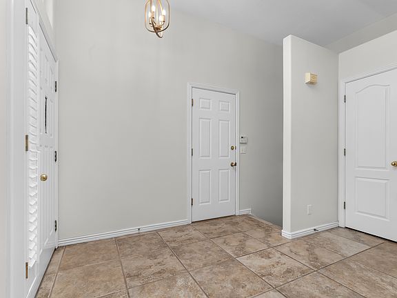 5th image of 239 E Cottage Wood Ln S