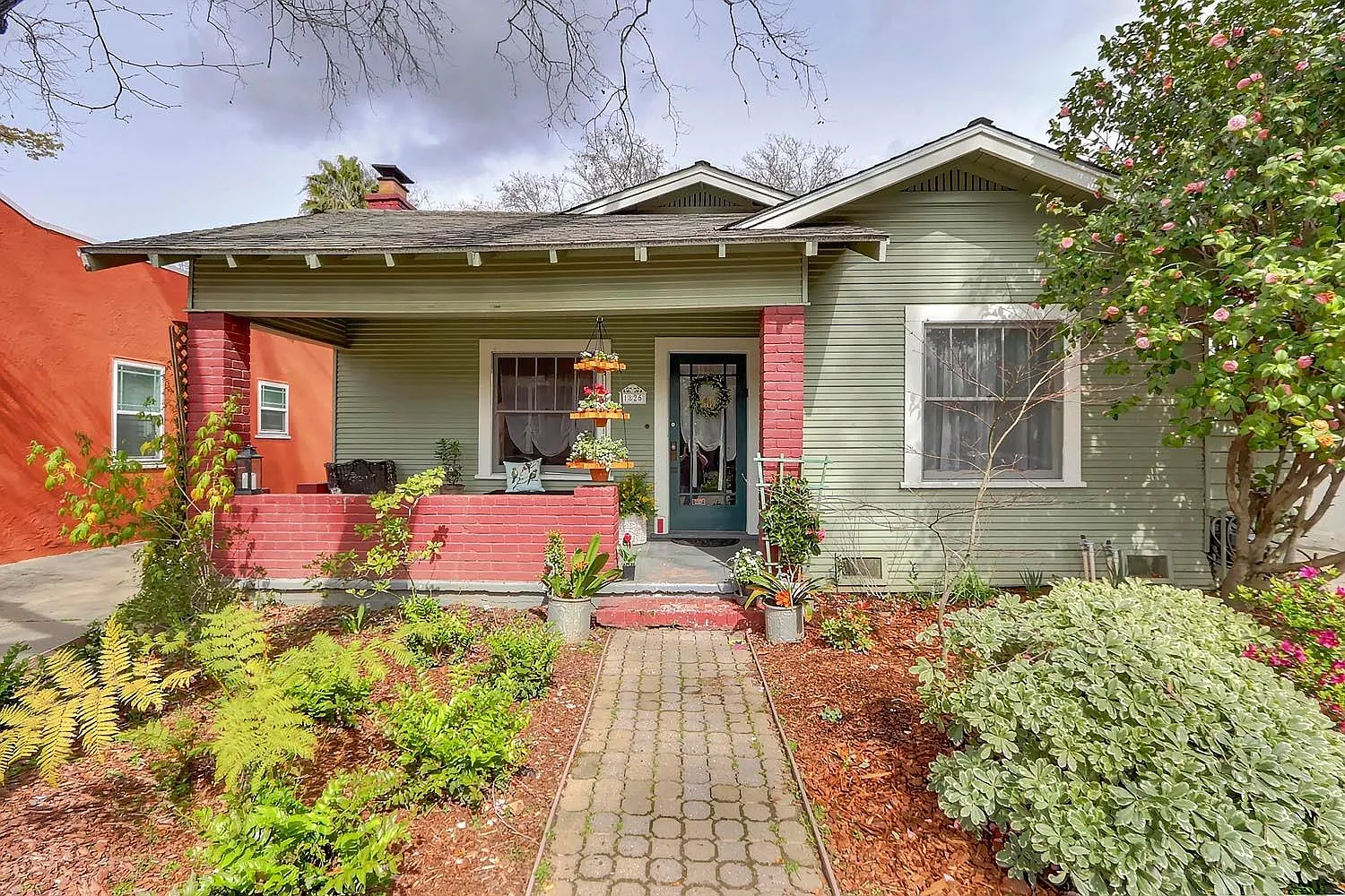 1825 Larkin Way photo 1